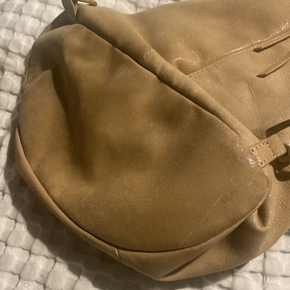 HOBO Sway Sling Shimmering Tan Shoulder Bag - Picture 4 of 10